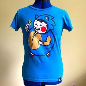 ✅JOHNNY CUPCAKES shirt!🧁